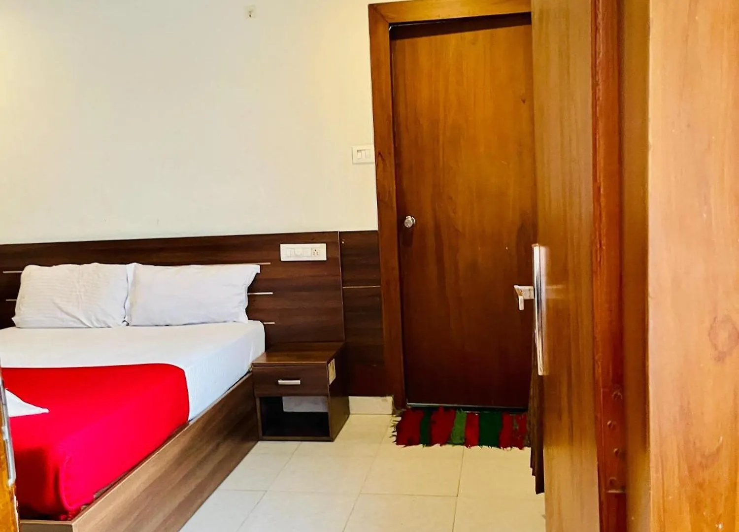 Meridin Regency Kochi 0*,  India